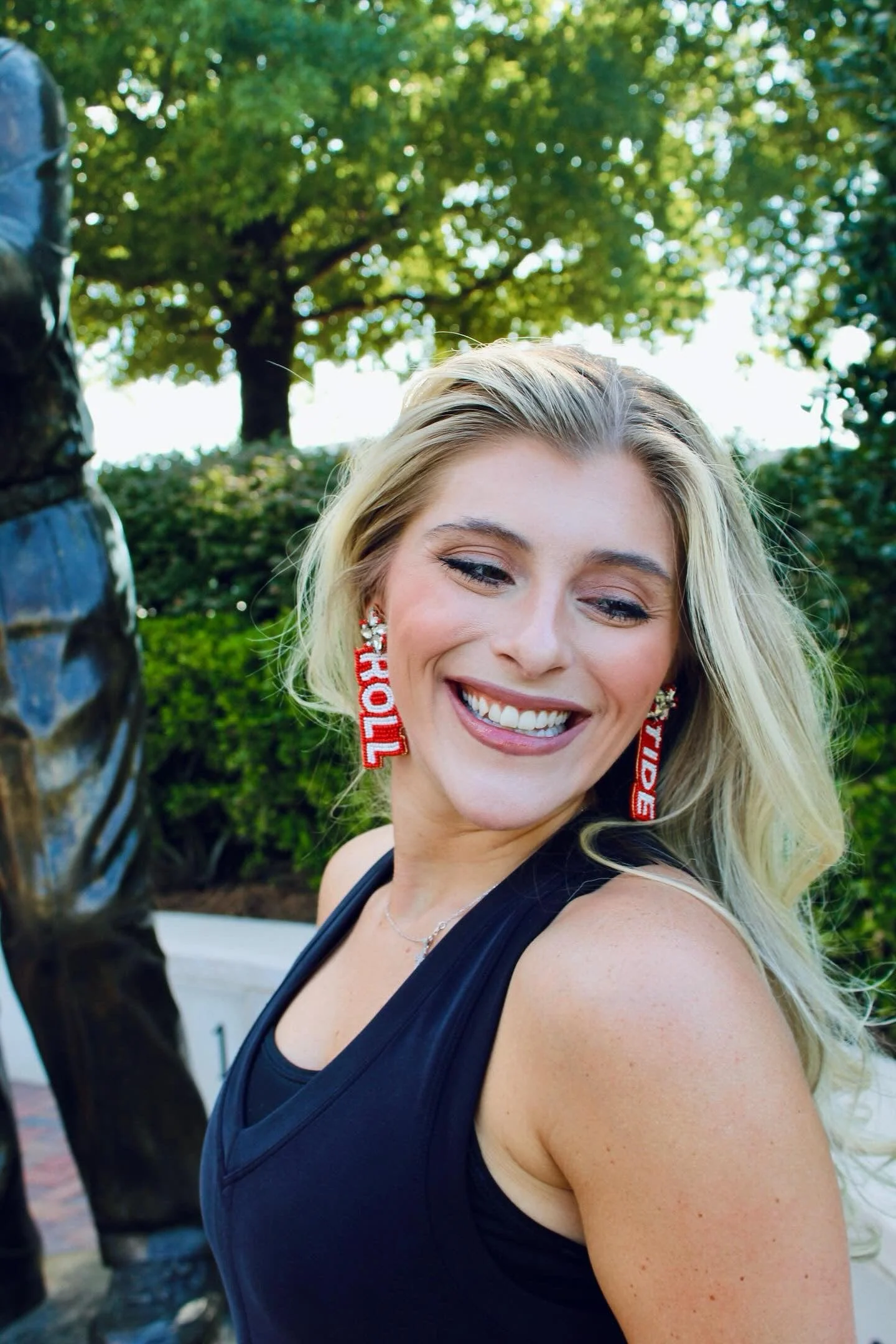 Alabama "Roll Tide" Beaded Earrings in Crimson and White by Desden - Image 5